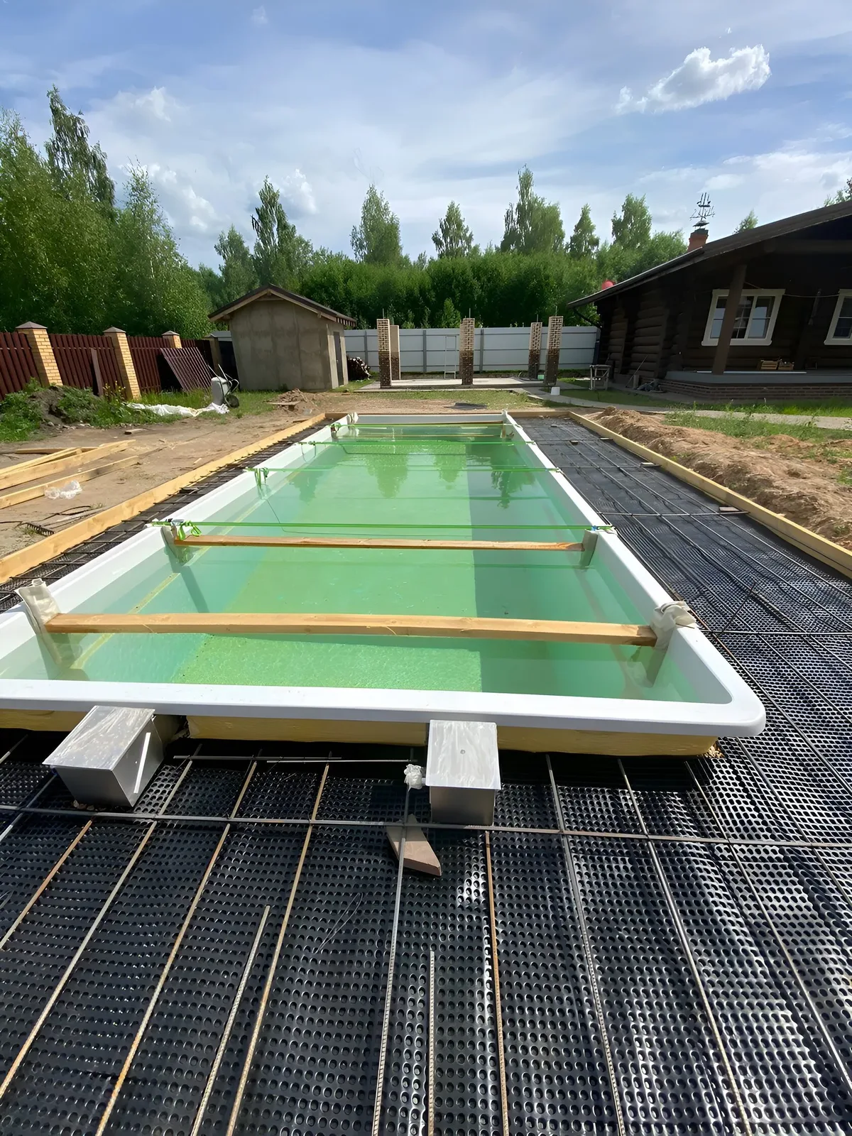 Laguna 9 — вечернее освещение в Твери